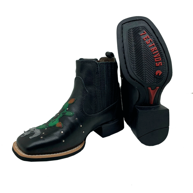 BotinaCanivete Faroeste
- Couro Látego Preto