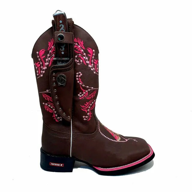 BotaFaca Padroeira
                                    - Couro Crazy Horse Nescau | Bordados Rosa e Bege
