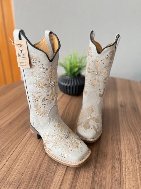 Texana Amora - Couro Off-White/ Bordado Cruz Bege com Metais