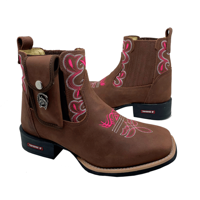 BotinaCanivete Heloisa
                                    - Couro Crazy Horse Nescau | Bordado Rosa e Bege