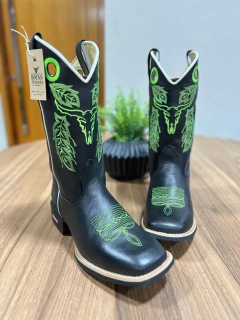 Texana Benício - Couro Látego Preto/ Bordado Touro Verde