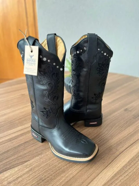 Texana Jessica - Couro Látego Preto/Bordado Ramos Preto com Metais