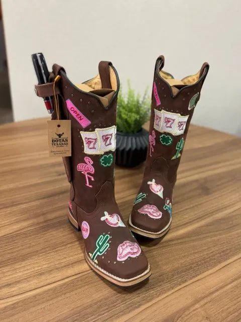 Texana Fabiana com Kit faca - Couro Horse Nescau/Bordado Simbolos