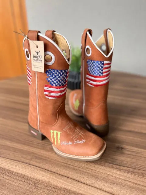 Texana Nicolas - Couro Horse Telha/Bordado Bandeira Americana