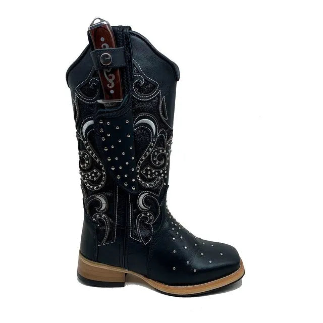 BotaFaca Livia 
                                    - Couro Látego Preto | Glitter Preto Bordado Branco