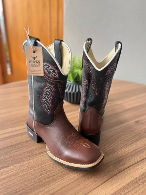 Texana Benício - Couro Látego Preto e Marrom/Bordado Touro Marrom