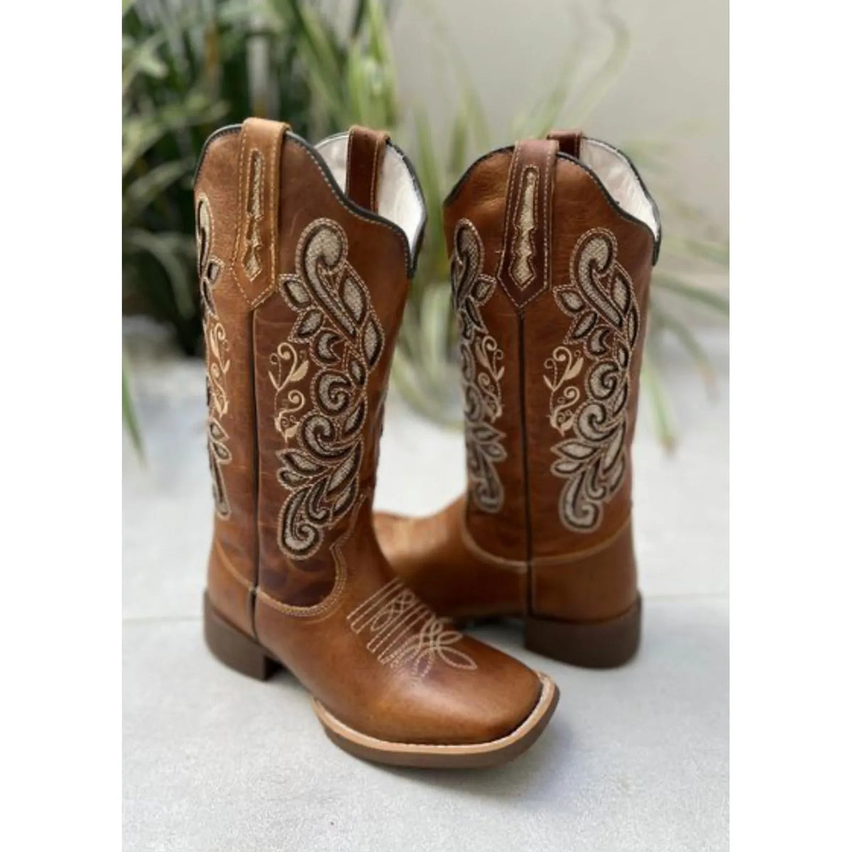 Bota Texana - Couro Caramelo Bordado Laser Gliter Dourado