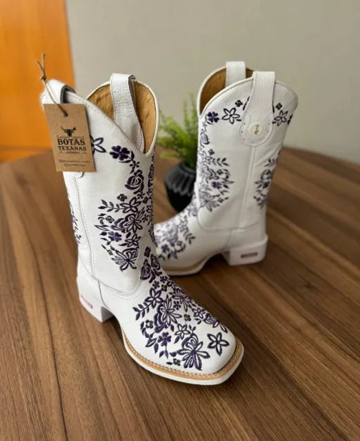 Texana Maitê - Couro Floatter Branco/Bordado Lilás Florência com Metais