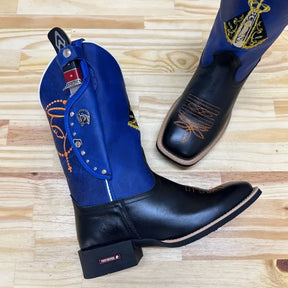 BotaFaca Padroeira
                                    - Couro Cano Fóssil Azul Bic | Couro Gáspea Látego Preto | Bordado Nossa Senhora Tradicional e Terço
